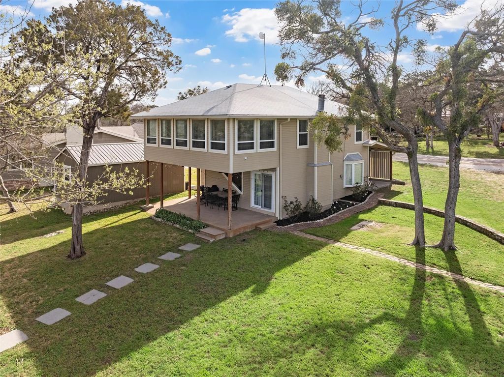 187 County Road 1766, Clifton