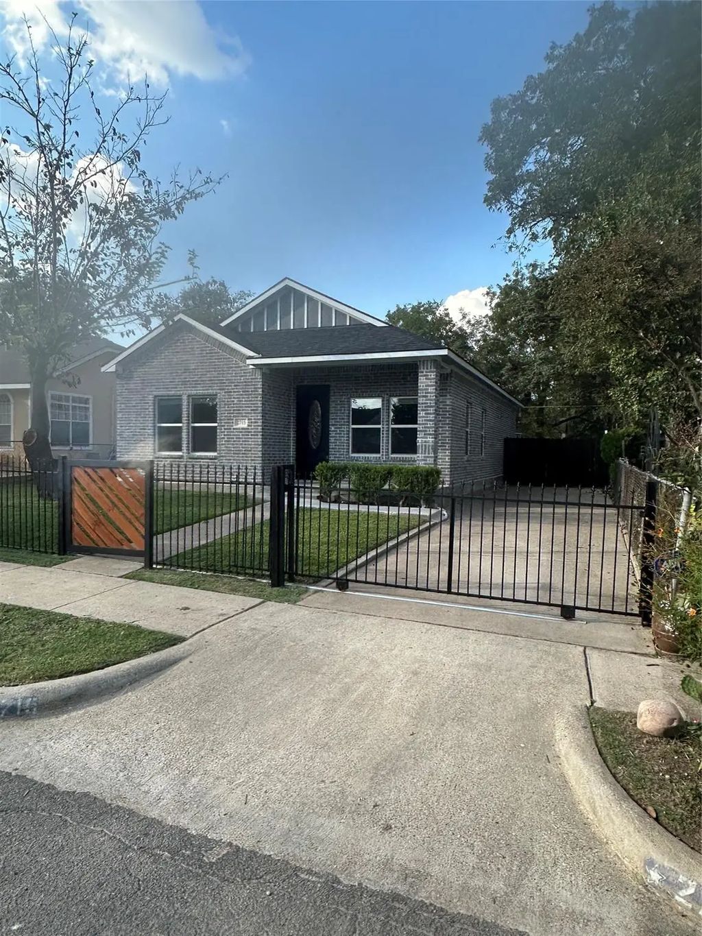 2715 Grafton Avenue, Dallas