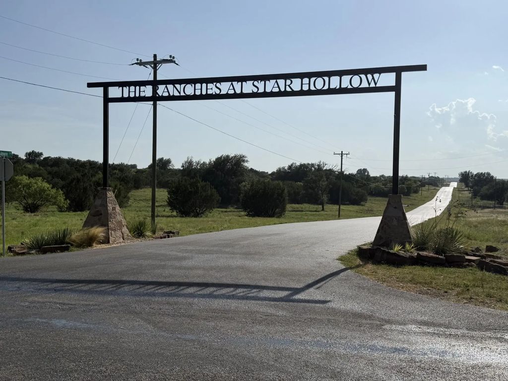 706 Rory Crossing, Lipan