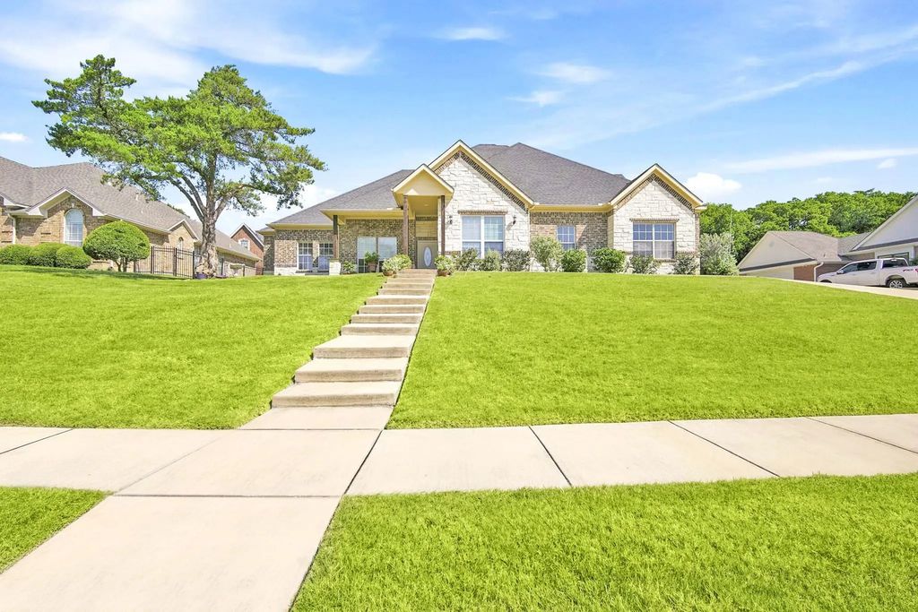 1906 Clearview Drive, Ennis