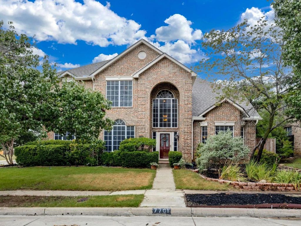 7701 Marble Canyon Court, Fort Worth