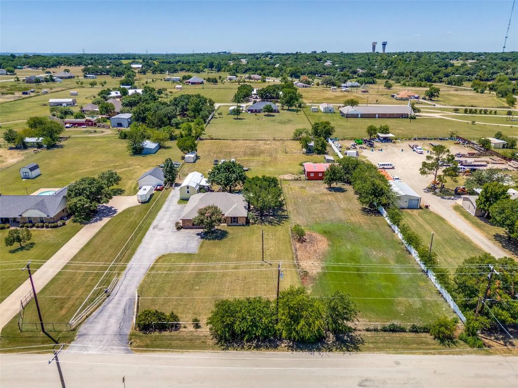 2705 County Road 920, Crowley