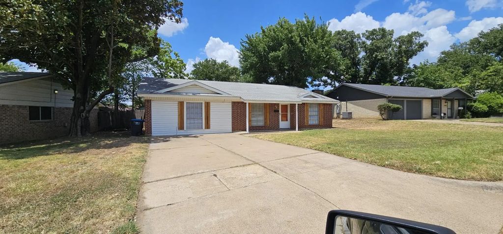 7205 Merry Lane, Fort Worth