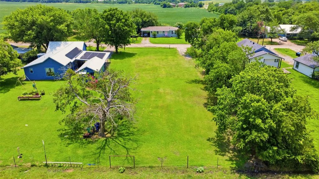 2501 Mcfarland, Caddo Mills