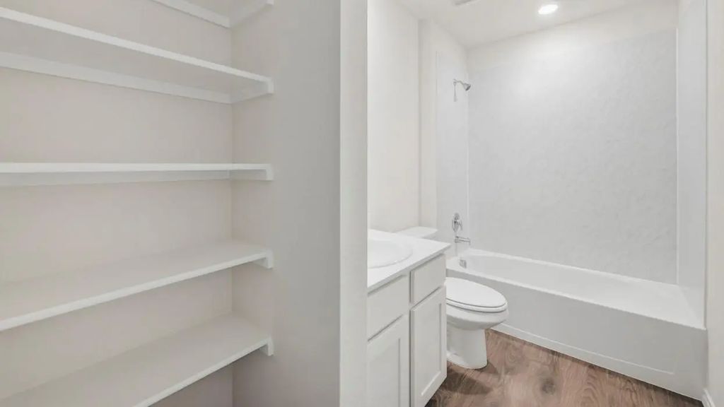 3274 Spaulding Drive, Paris