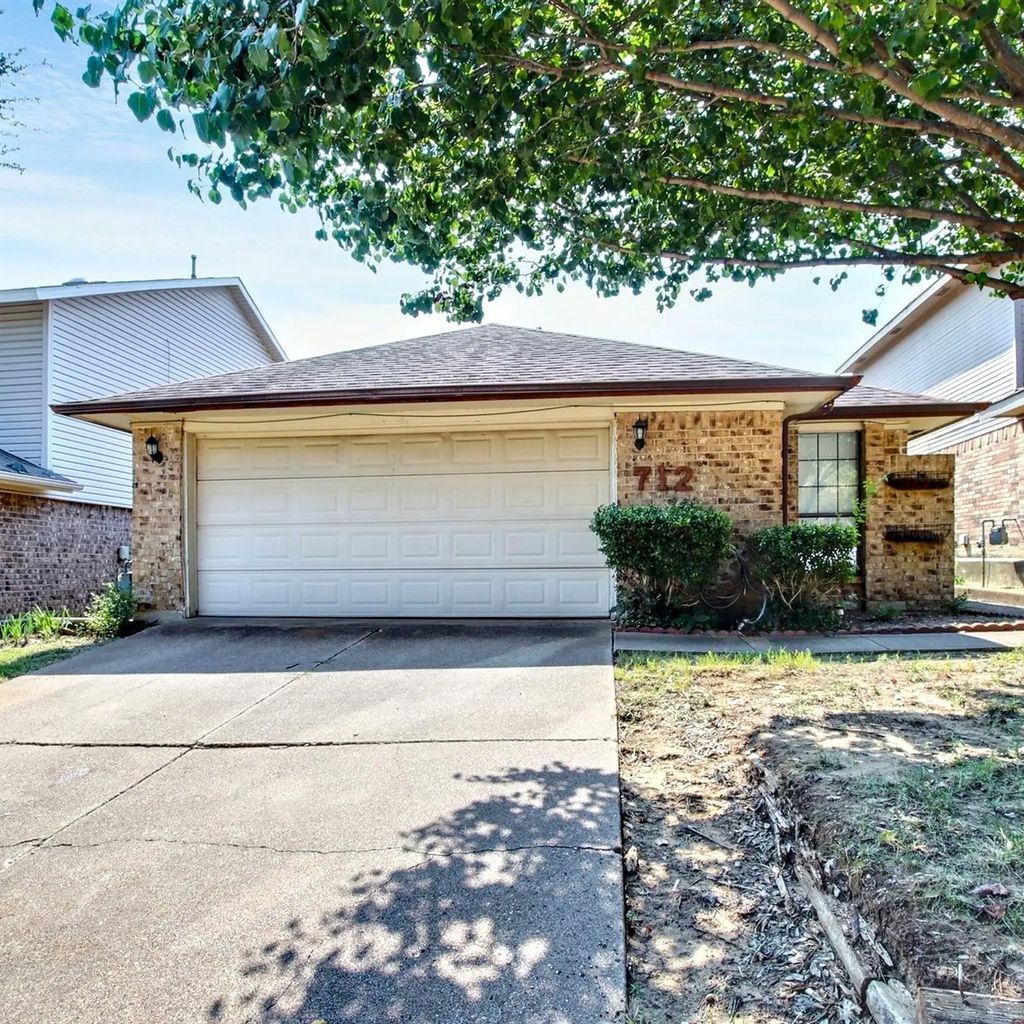 712 Via Miramonte, Mesquite