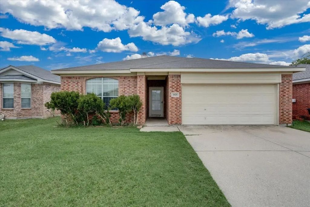 1025 Mckavett Drive, Fort Worth