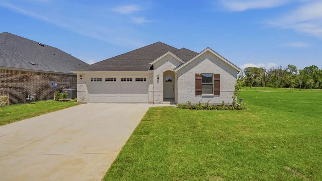 2012 Willow Drift Street, Celina