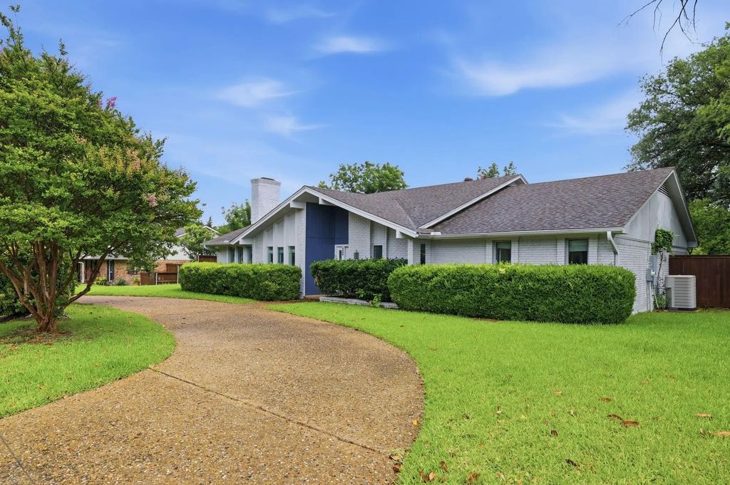 6908 Heatherknoll Drive, Dallas