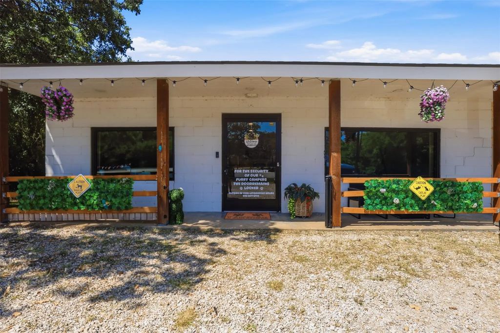 6720 Dick Price Road, Mansfield