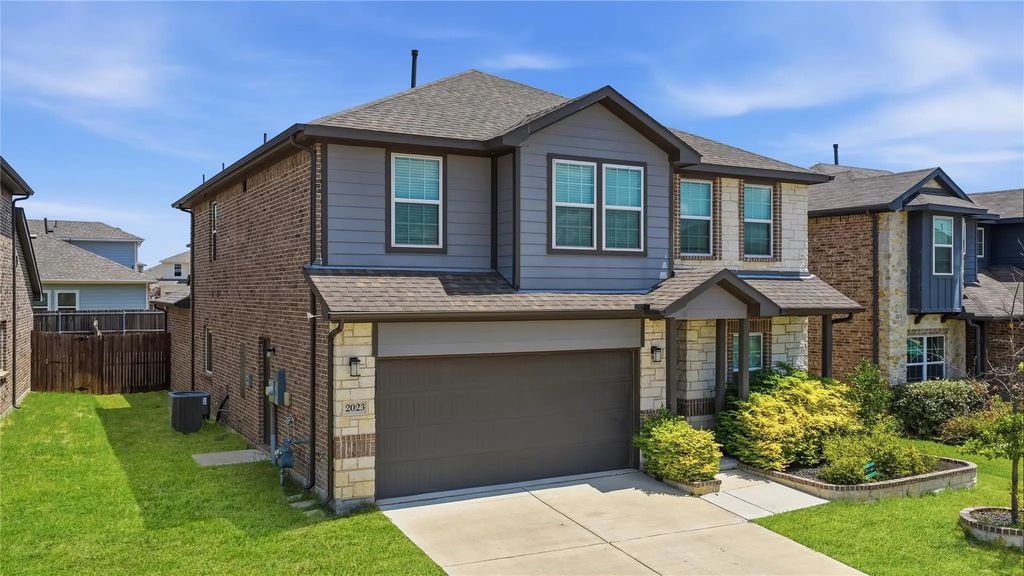2023 Placerville Street, Forney