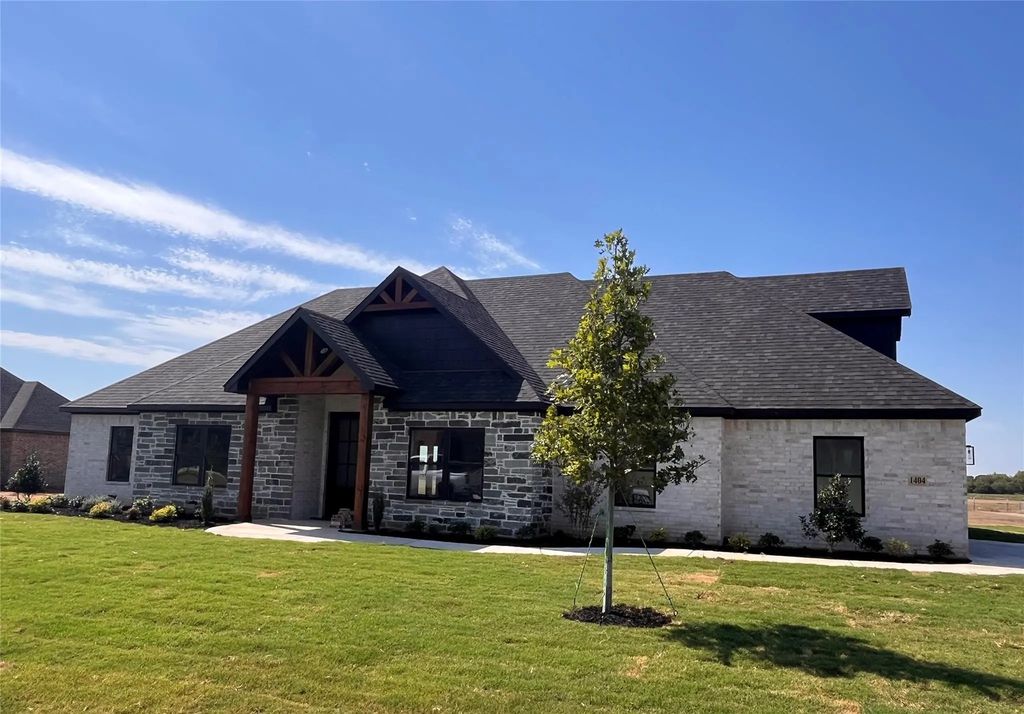 1404 Dixie Estates Way, Whitesboro