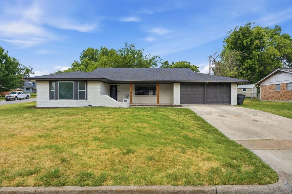 5512 Westcreek Drive, Fort Worth