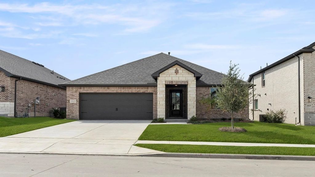 9113 Harrisburg Drive, Fort Worth