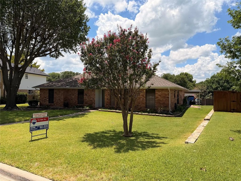 910 Village Green Drive, Rockwall