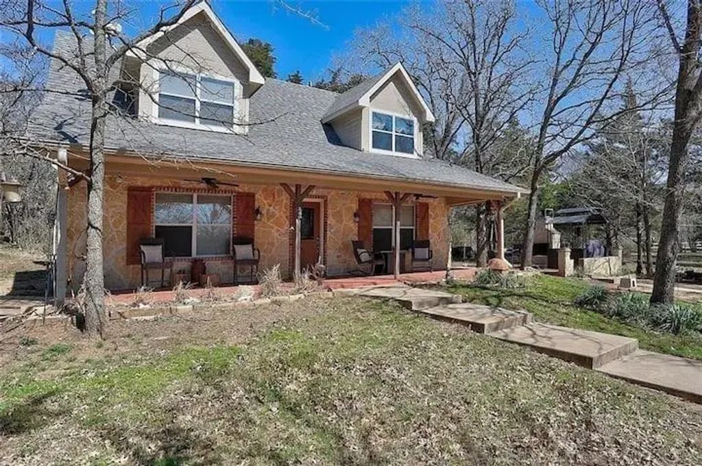 233 Castle Drive, Pottsboro