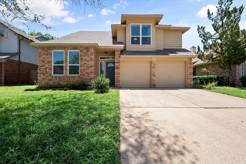 2216 Reverchon Drive, Arlington