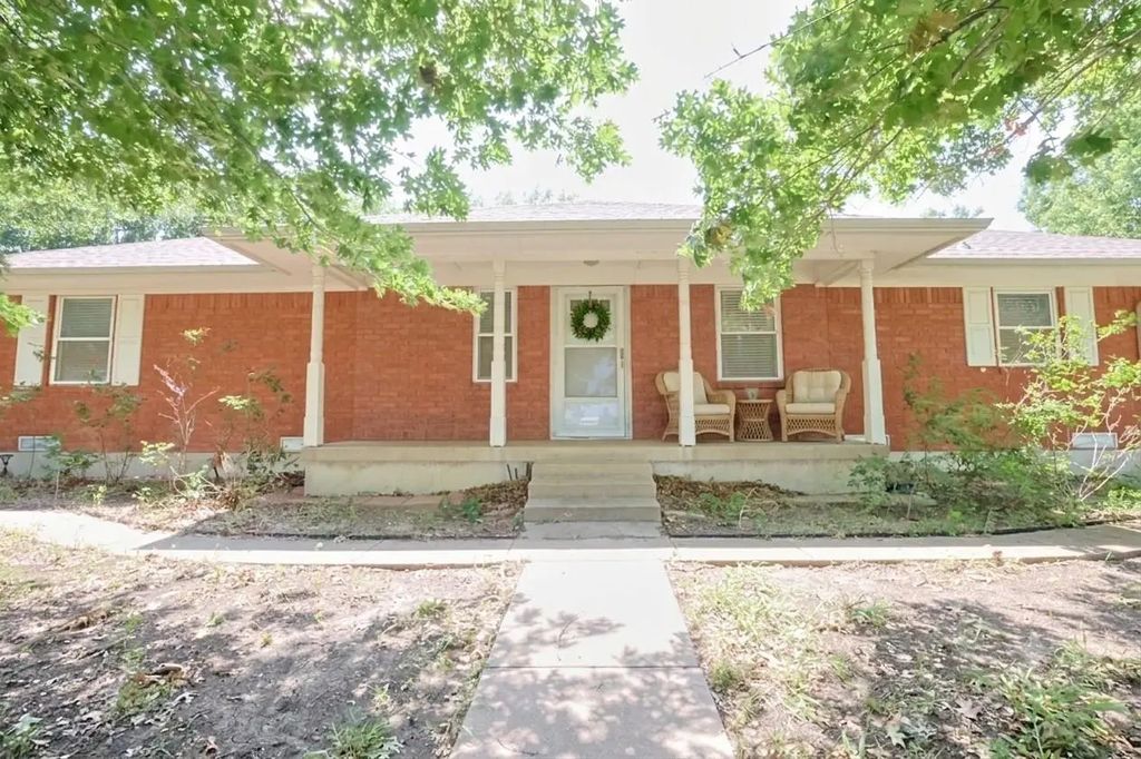 2550 W Lucas Road, Lucas