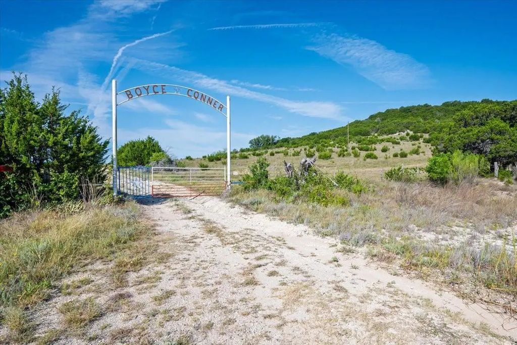 3255 County Road 154, Evant