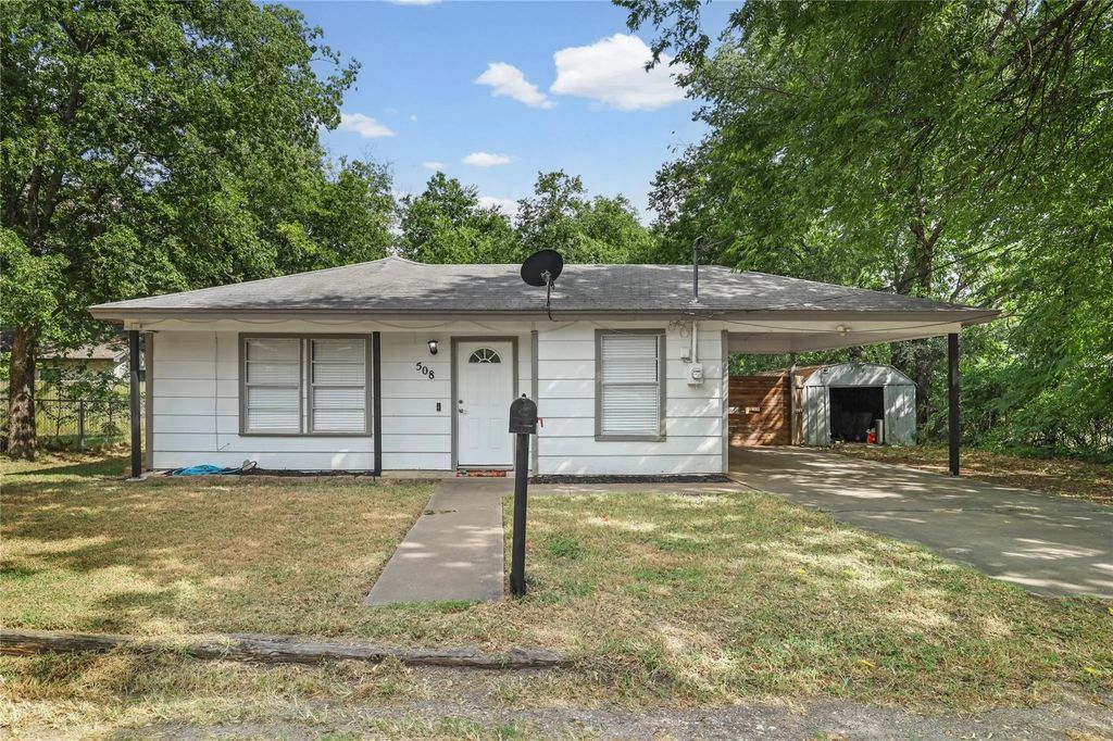 508 Batterson Street, Cleburne