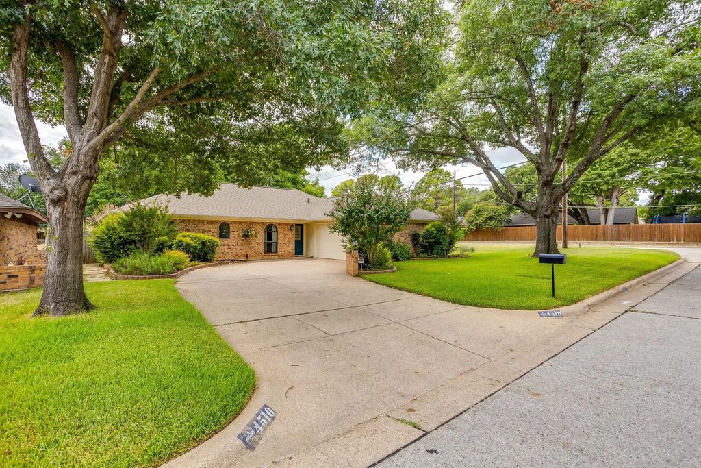 4510 Longacres Court, Arlington
