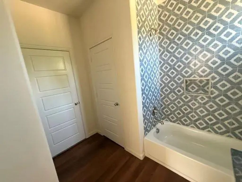 101 Boone Street, Terrell