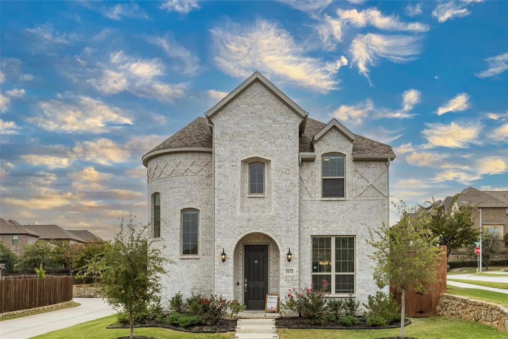 3614 Adriana Avenue, Irving