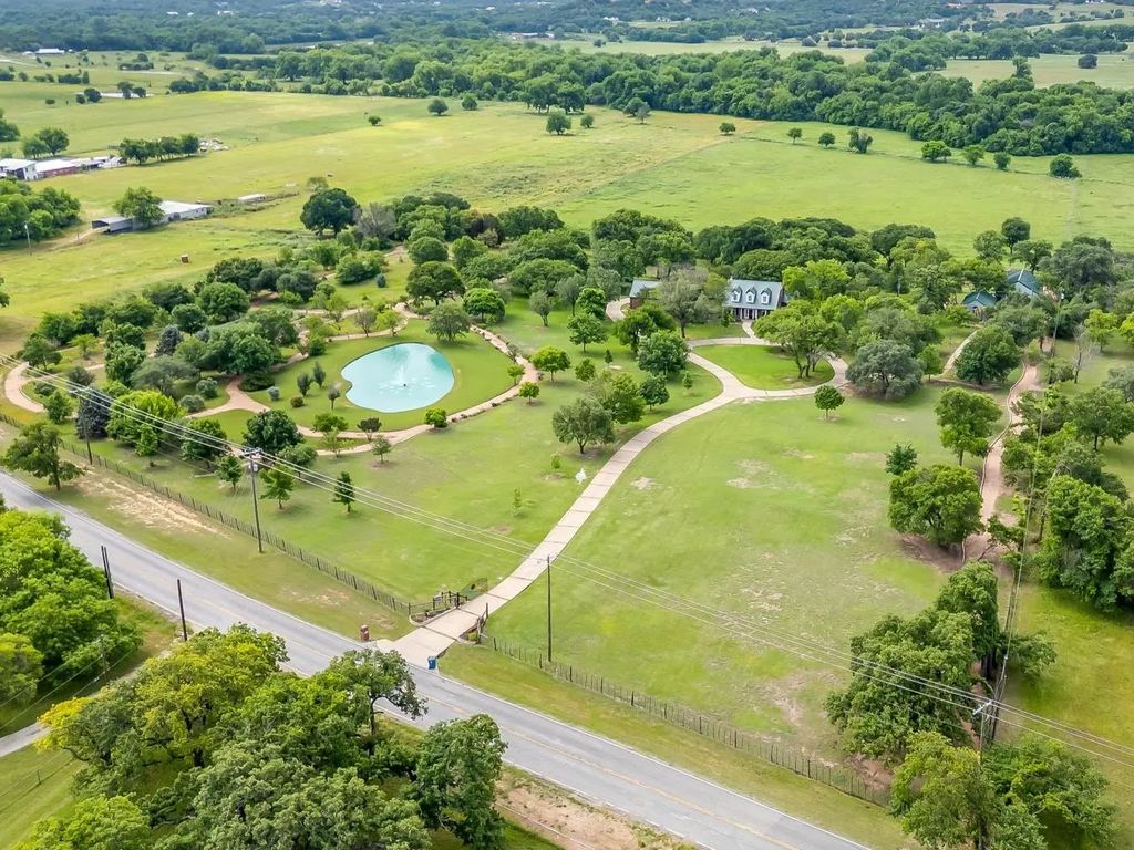 4600 E Bankhead Highway, Hudson Oaks