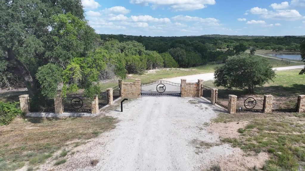 1042 Highway 174, Meridian