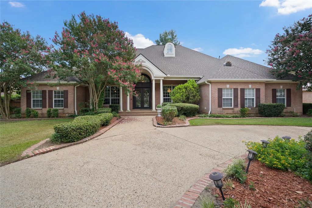 7402 Hollytree Drive, Tyler