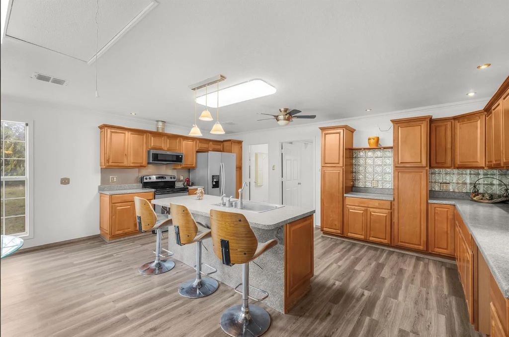 328 Creekview Meadows Drive, Springtown