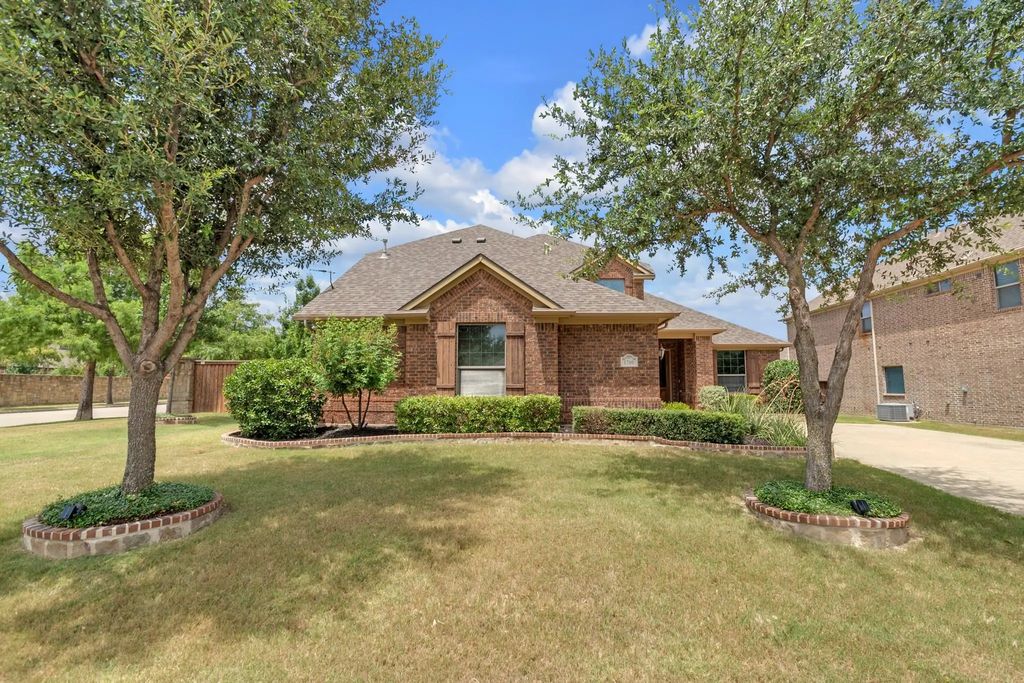 1700 Goldenrod Lane, Keller