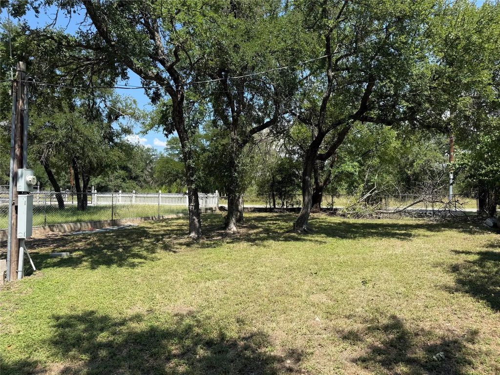 470 Bluebonnet Lane, Brownwood