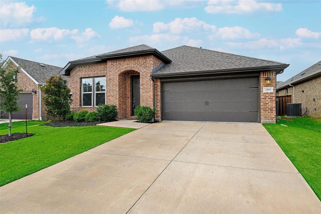 1809 Arbor Drive, Forney