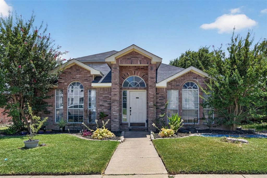 2272 Bresee Drive, Carrollton