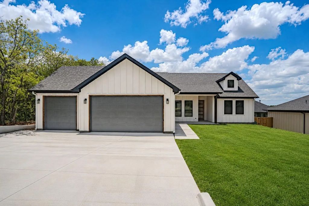5712 Stonegate Circle, Granbury