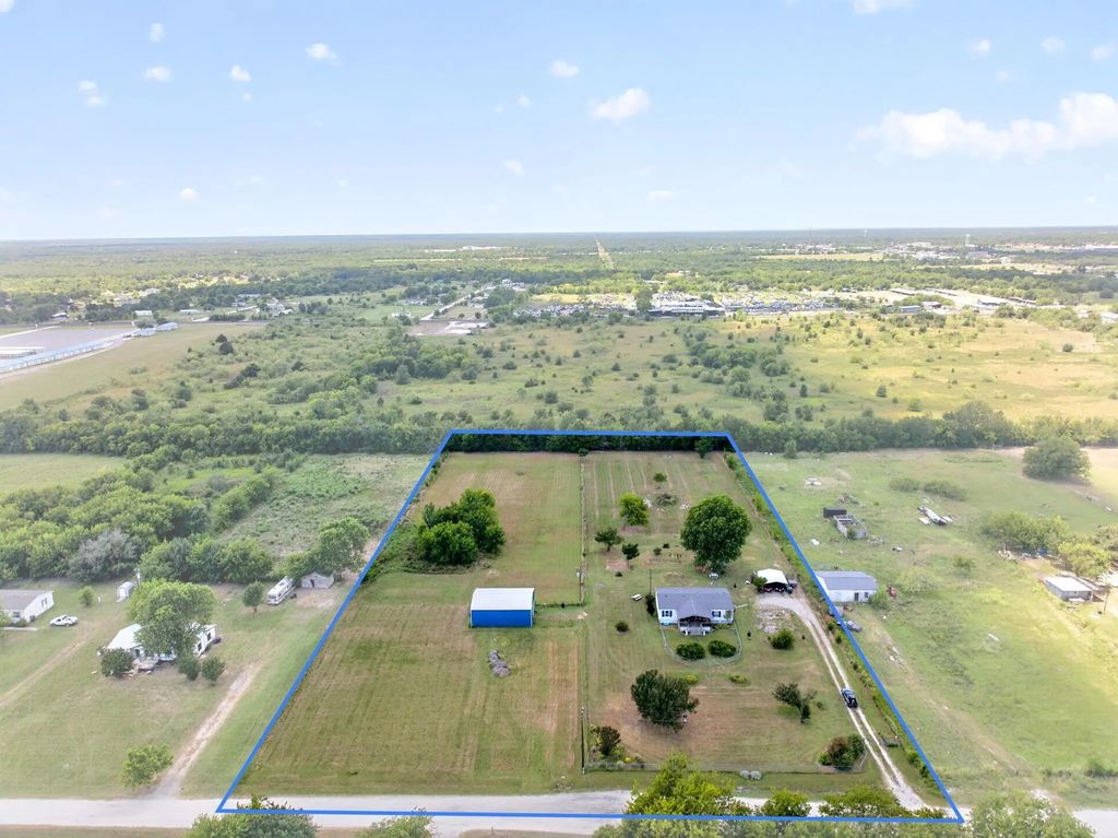 8900 Crestview Estate Road, Quinlan