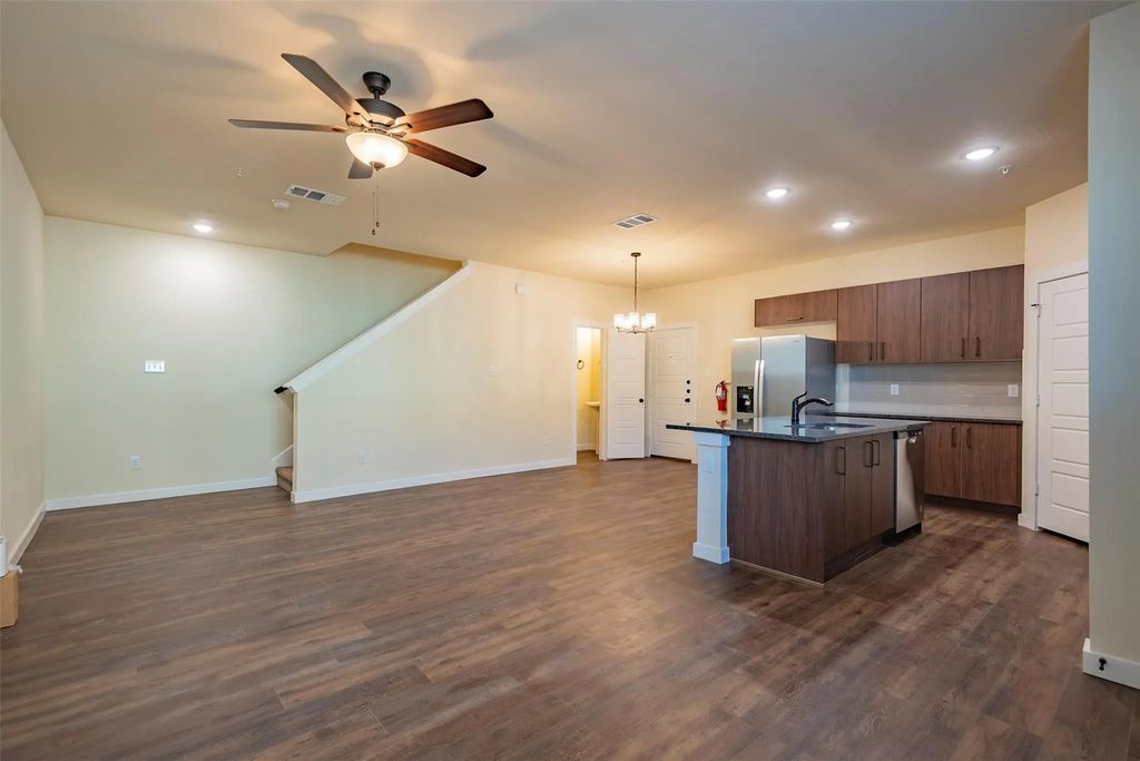 713 Wheatfield Drive, Venus