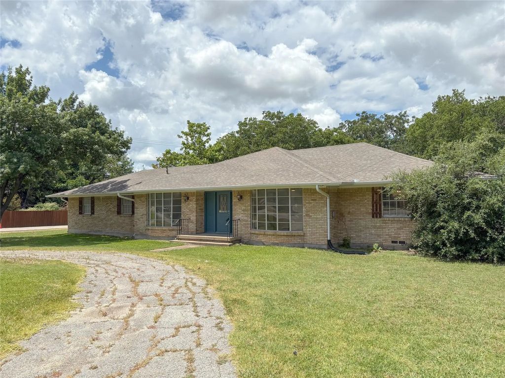 511 W Walnut Street, Celina
