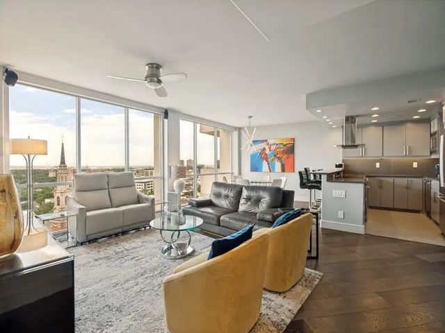 6211 W Northwest Highway 1707, Dallas
