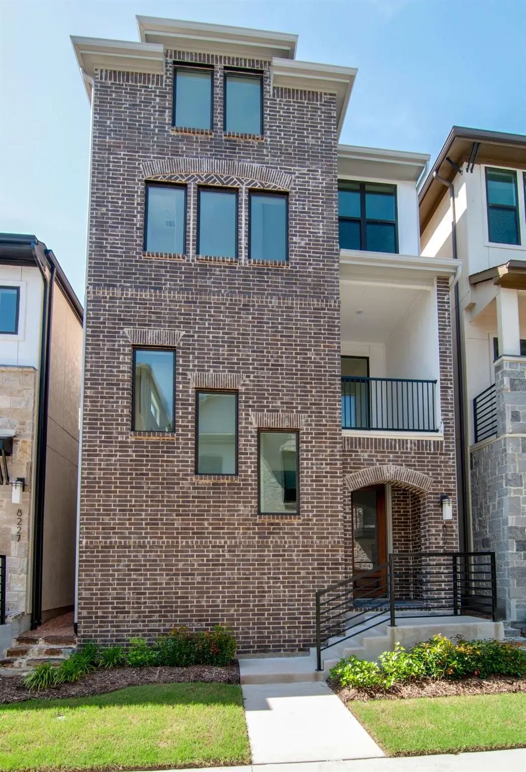 8221 Folcroft Lane, Dallas