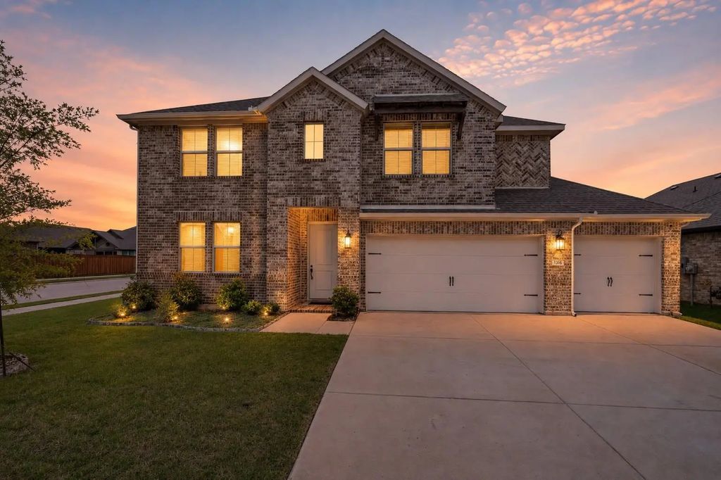 1316 Parkdale Street, Forney