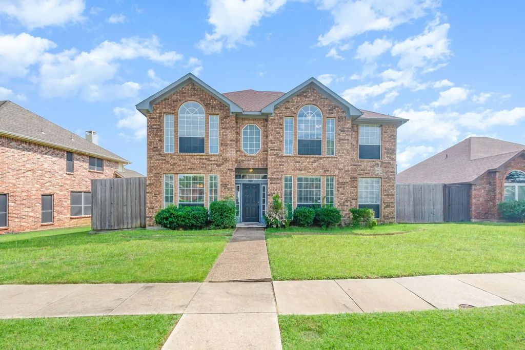 1305 Barclay Drive, Carrollton