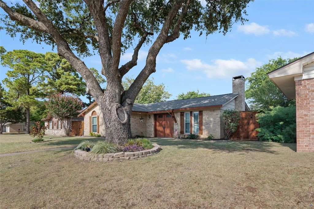 5514 Bishop Court, Lake Dallas