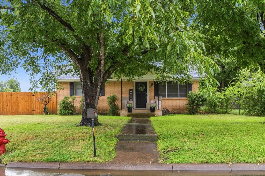 2621 Vine Street, Brownwood