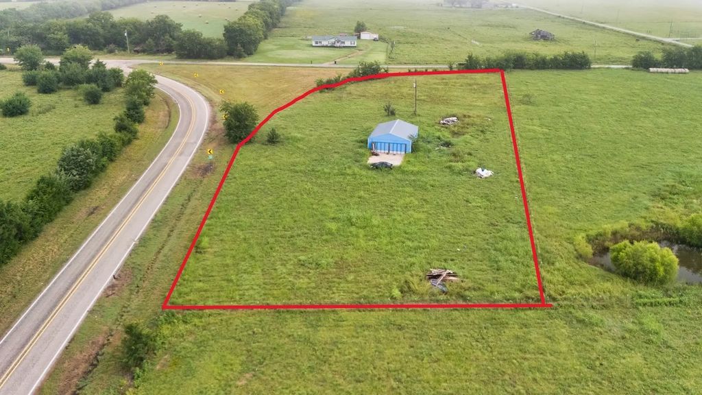 3928 Fm 1563, Ladonia