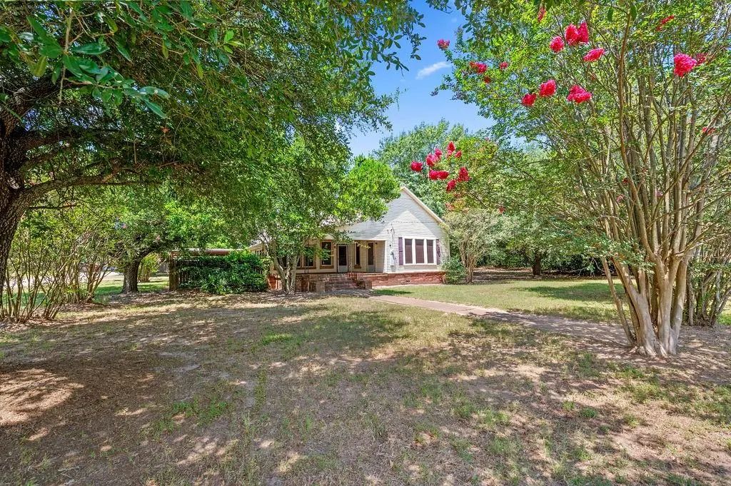 211 S Olive Street, Grapeland