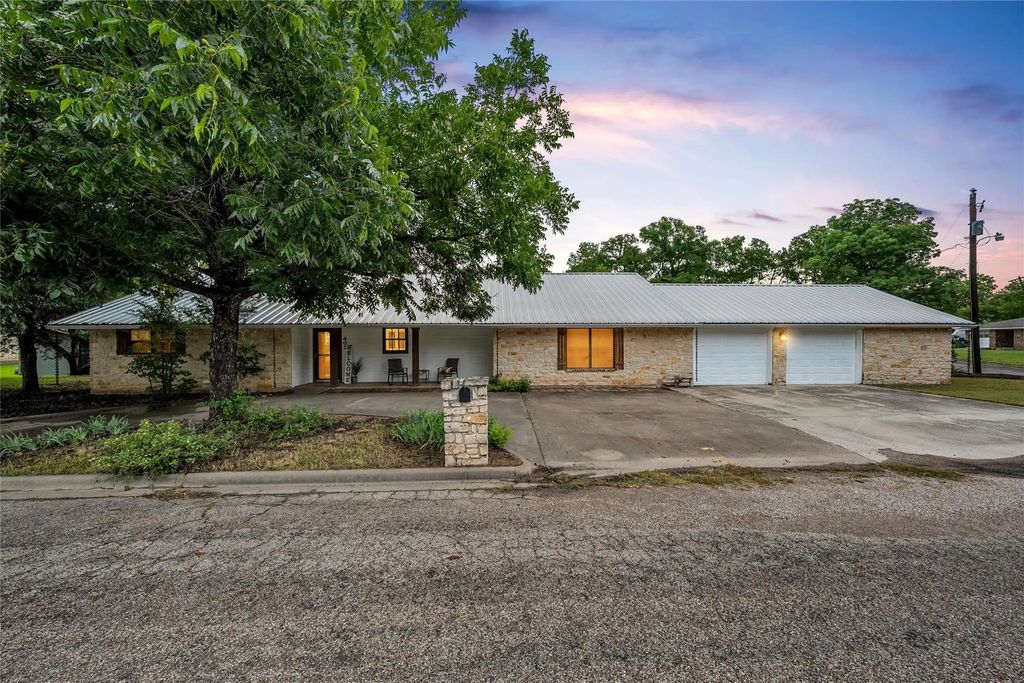 401 N Avenue V, Clifton