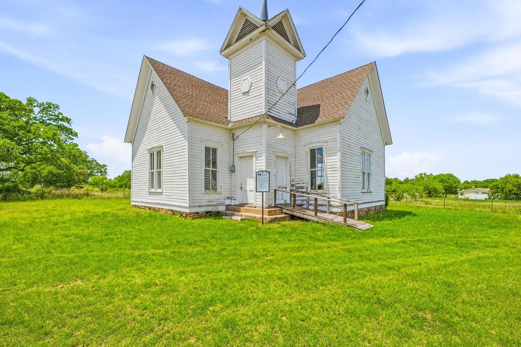 9784 Fm 1079, Cross Plains