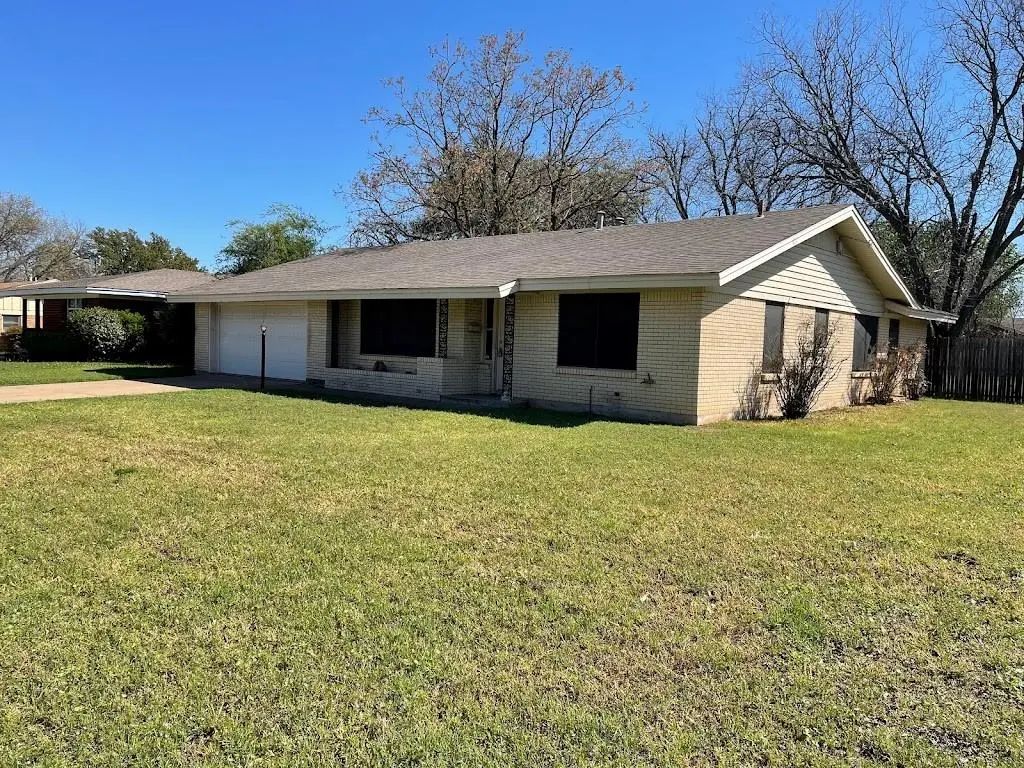 1227 Park Center Street, Benbrook